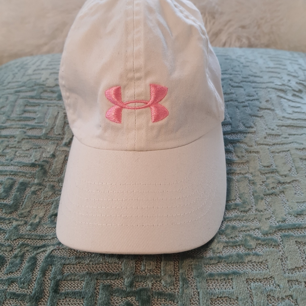 UNDER ARMOUR- white baseball hat